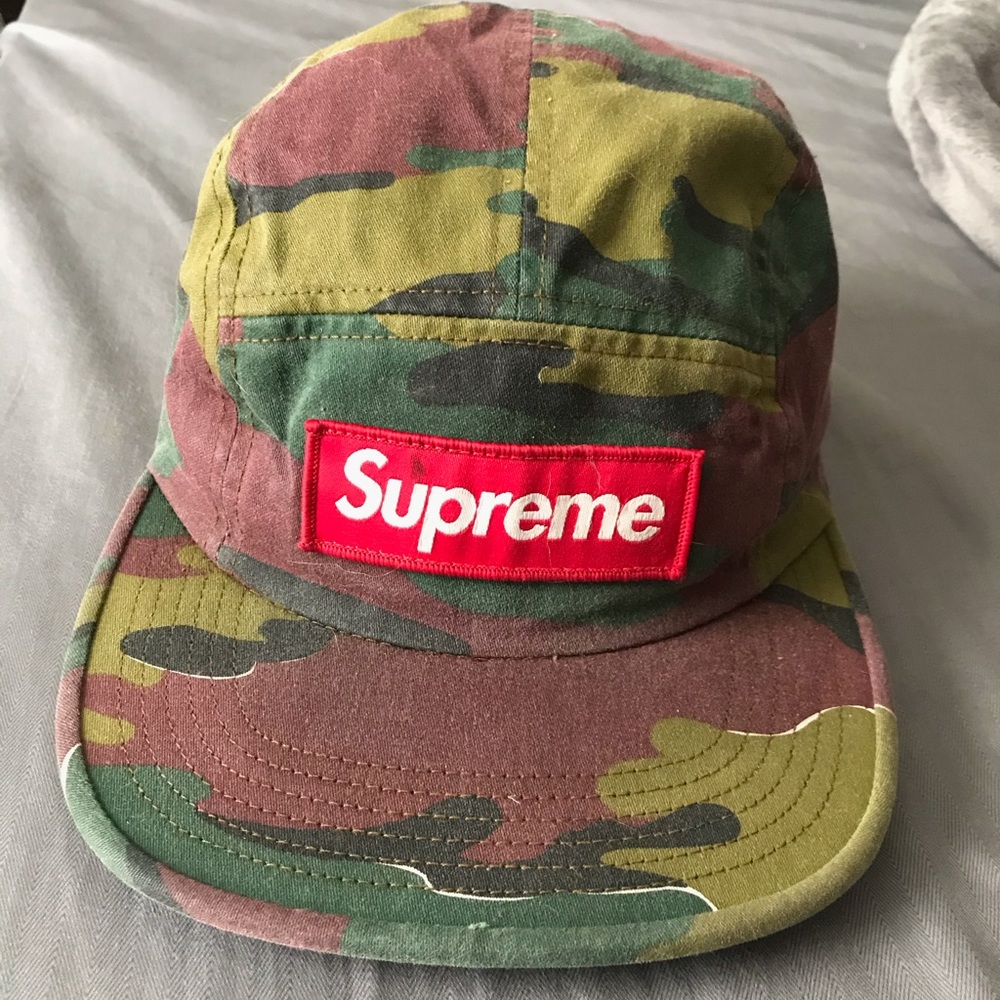 Supreme camo hat with no buckle